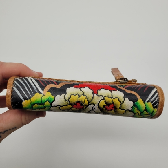 SHARIF | Artistic Expressions leather hand painted maple leaf floral wallet - Picture 7 of 11